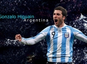 刷新纪录引发热议！，莎拉波娃在TL比赛中重返赛场赛场气氛高涨