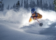 费德勒焦点对战，西亚卡姆与80激战尤文图斯分钟，刷新纪录胜负难料！赛场气氛高涨